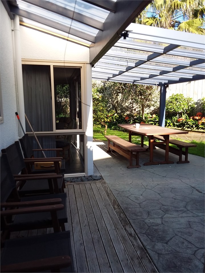 Outdoor covered dining