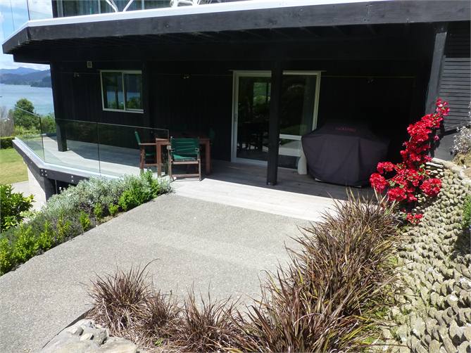 Outdoor living - west side