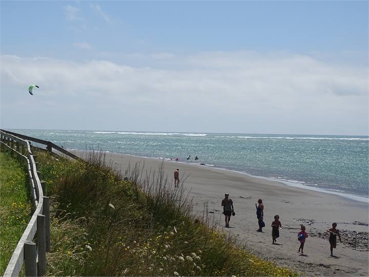 Raglan Bar and Kitesurfing beach