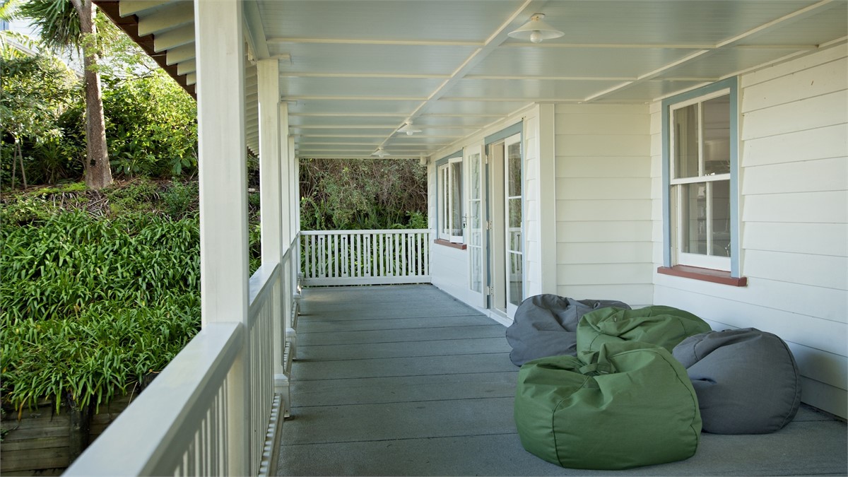 Upstairs front deck off lounge area