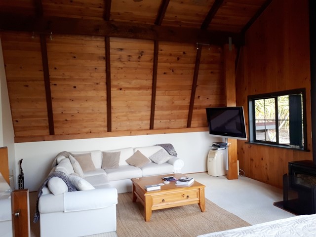 lounge area middle level