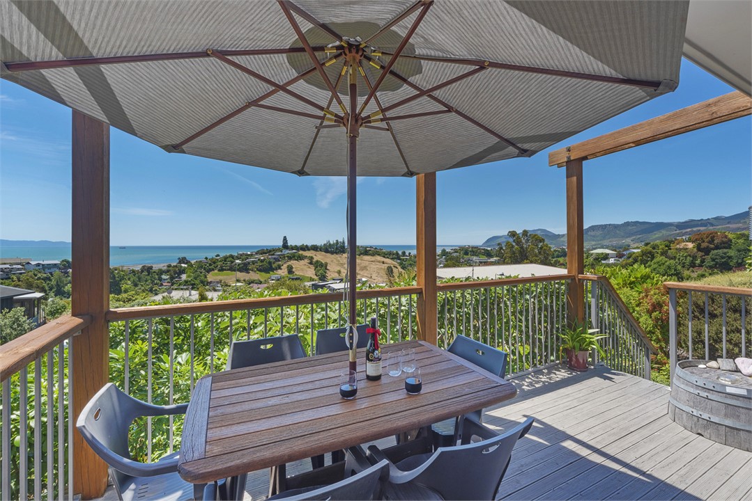 180 degree North facing Green & Ocean Views