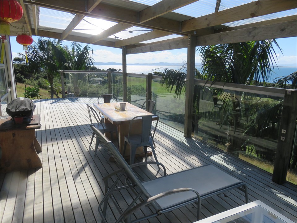 Huge outside deck with furniture