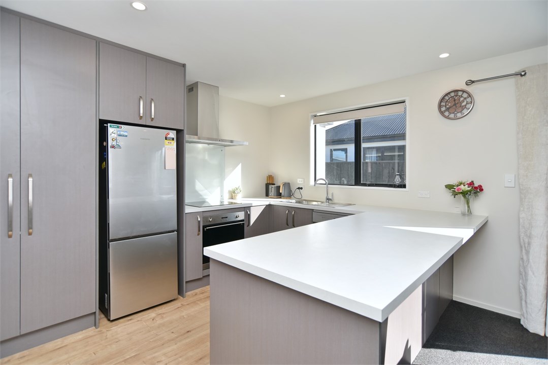 Fully equipped Kitchen area