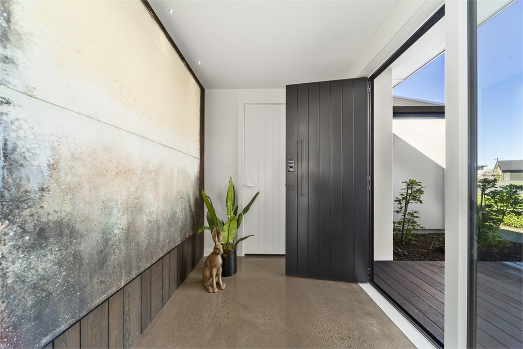 Welcome to Nga Roto Retreat