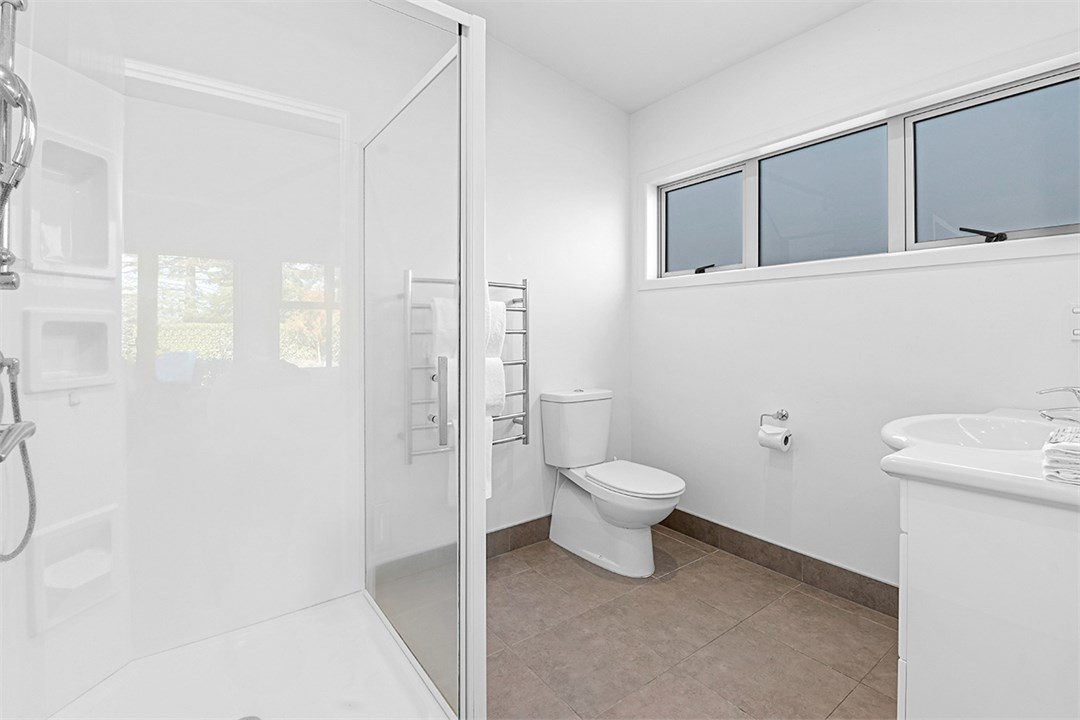 Master bedroom ensuite