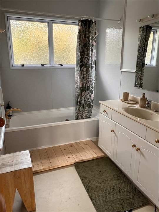 Upstairs bathroom, separate toilet next to room