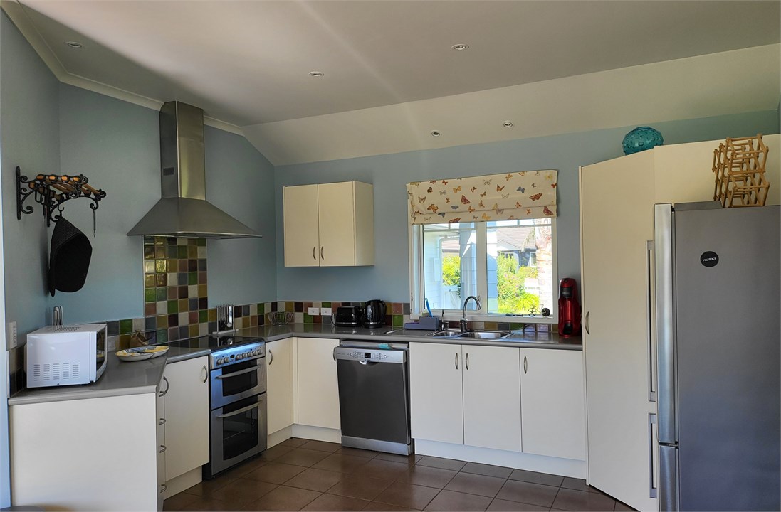 Well equipped kitchen