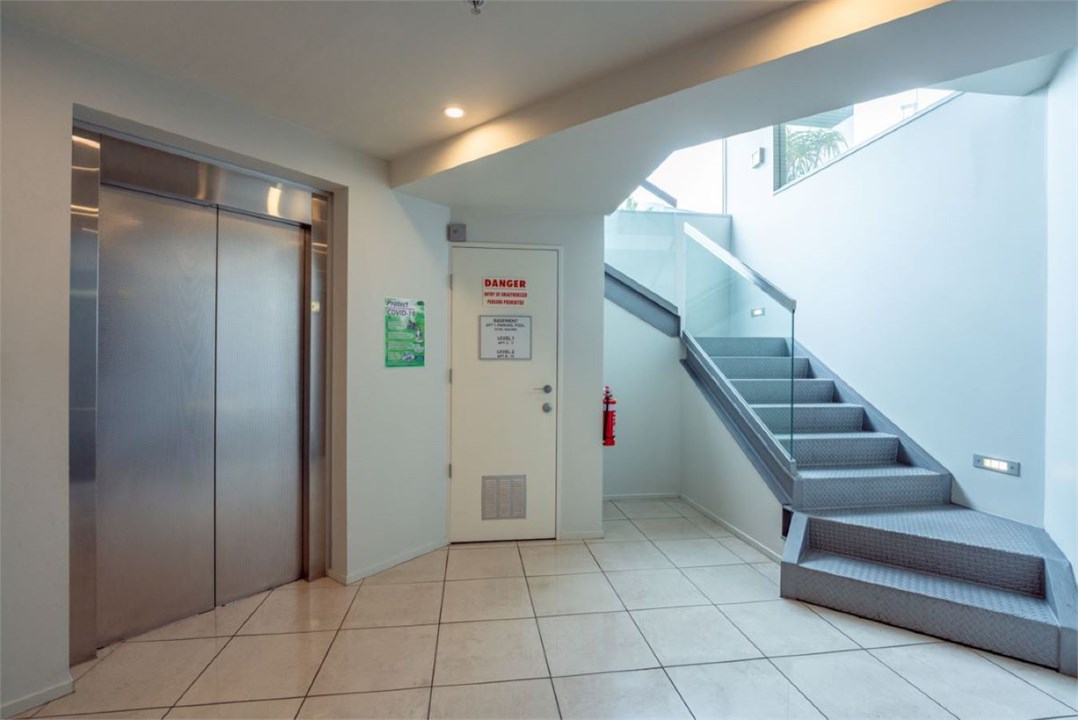 Entrance from carpark