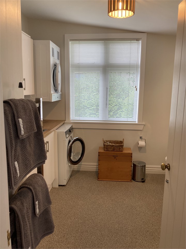 Bathroom/Laundry