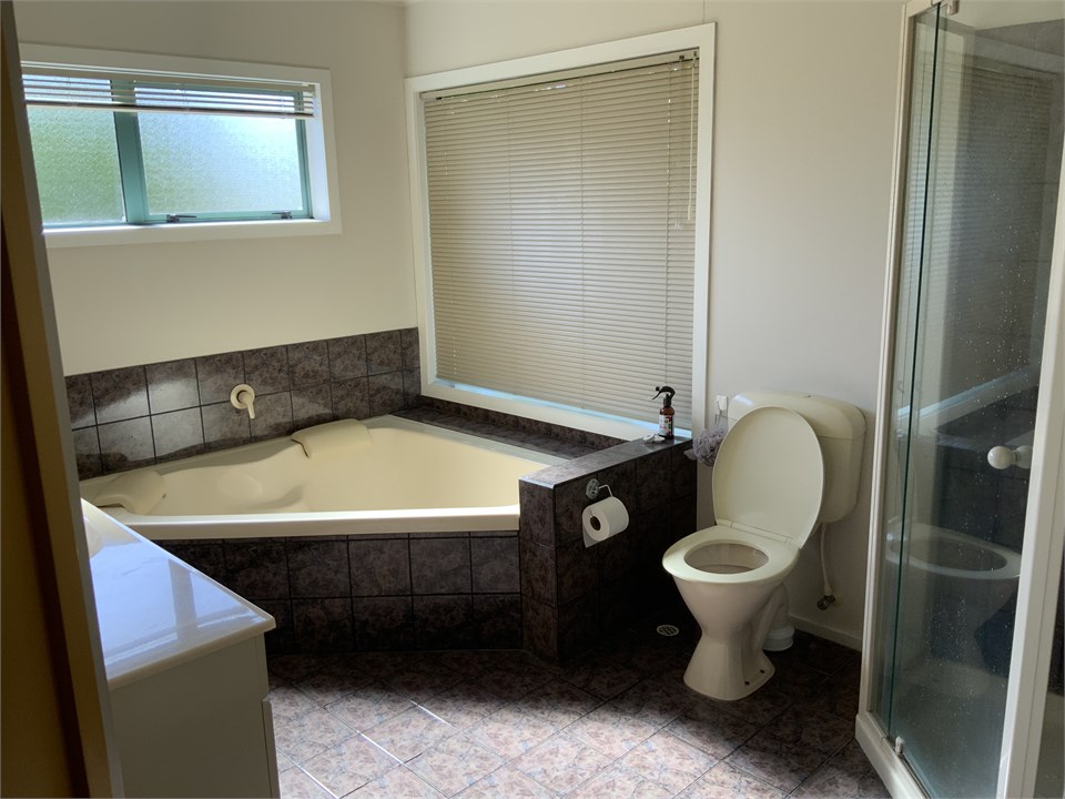 Upstairs Ensuite