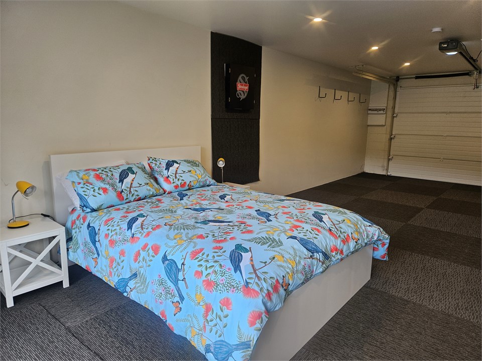 Same room as above, insulated door