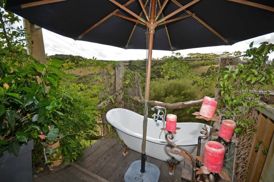 Rosebud Cottage ROMANTIC GETAWAY Muriwai Beach Cottage for rent