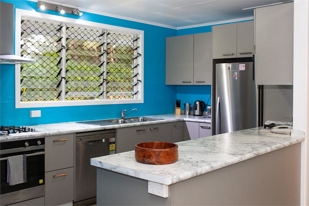 Kitchen - all the mod cons