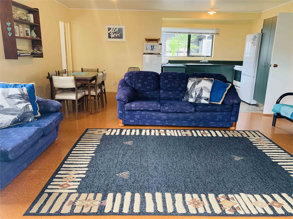 Barbara Ave Beach House - Main entrance to lounge 