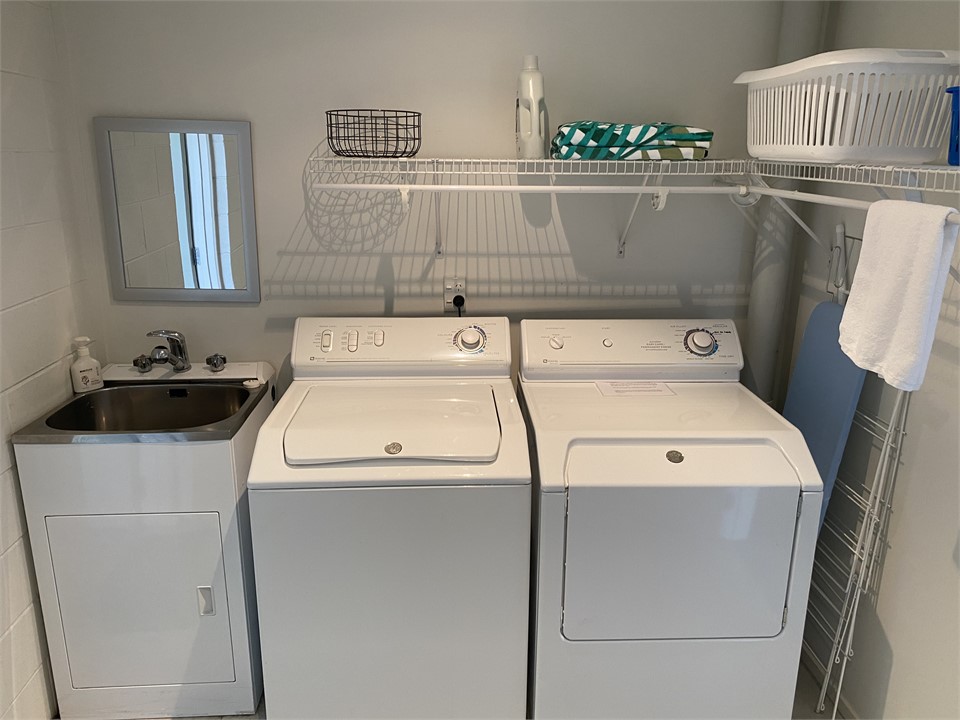 Commercial washer & dryer, ground floor