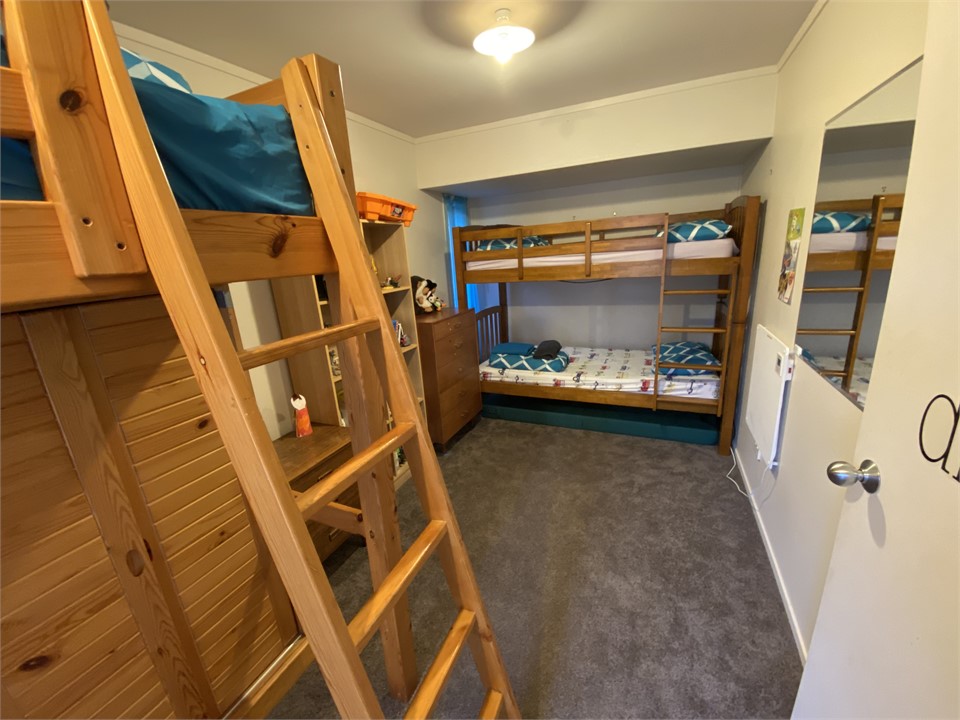 4th Bedroom - 3 bunks + floor mattress space if ne