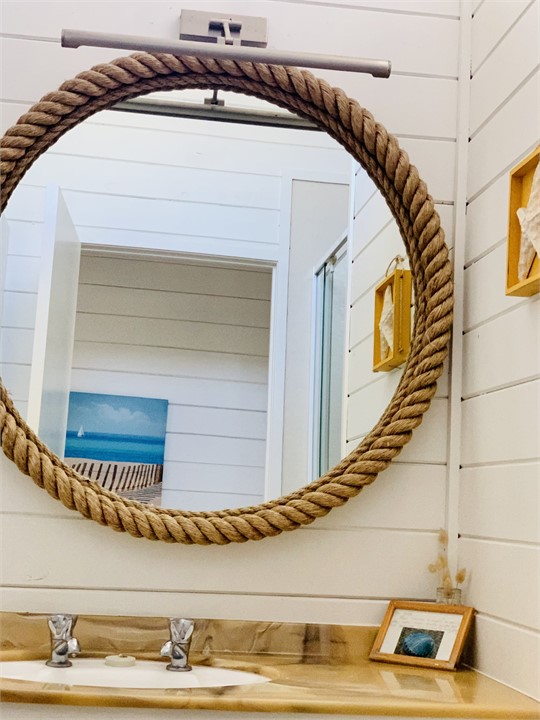 Rope mirror in the bathroom