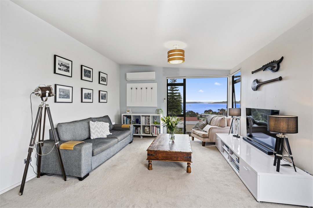 Upstairs lounge/living area