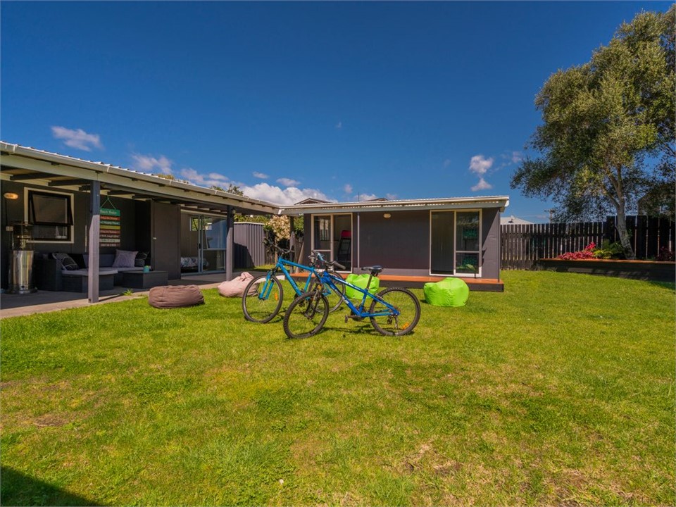 Walk to the Water (Bachcare) Whangamata Holiday Home for rent Holiday Houses