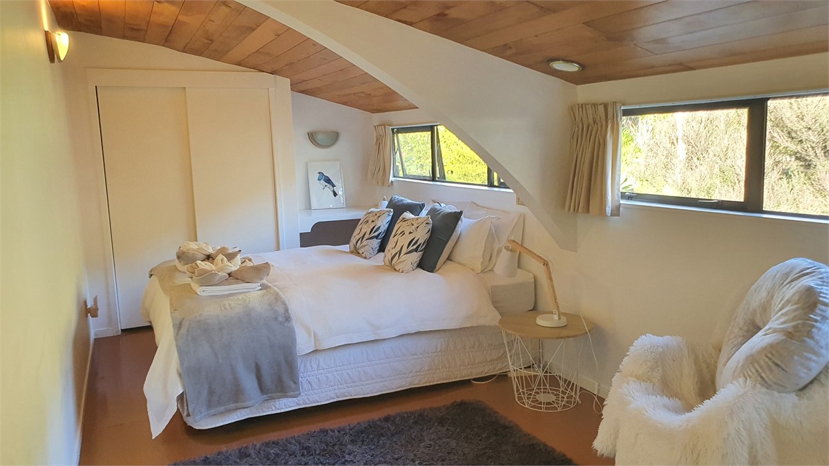 Spacious upstairs king bedroom