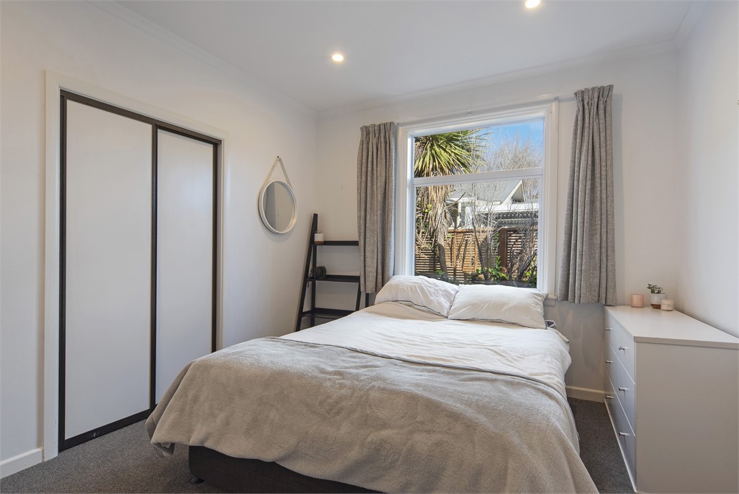 Bedroom 2 with King single + trundler