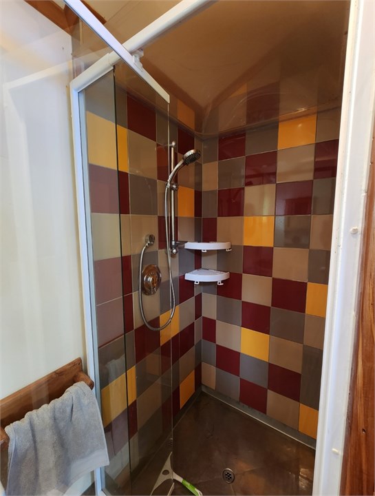 Ensuite with sofa bed