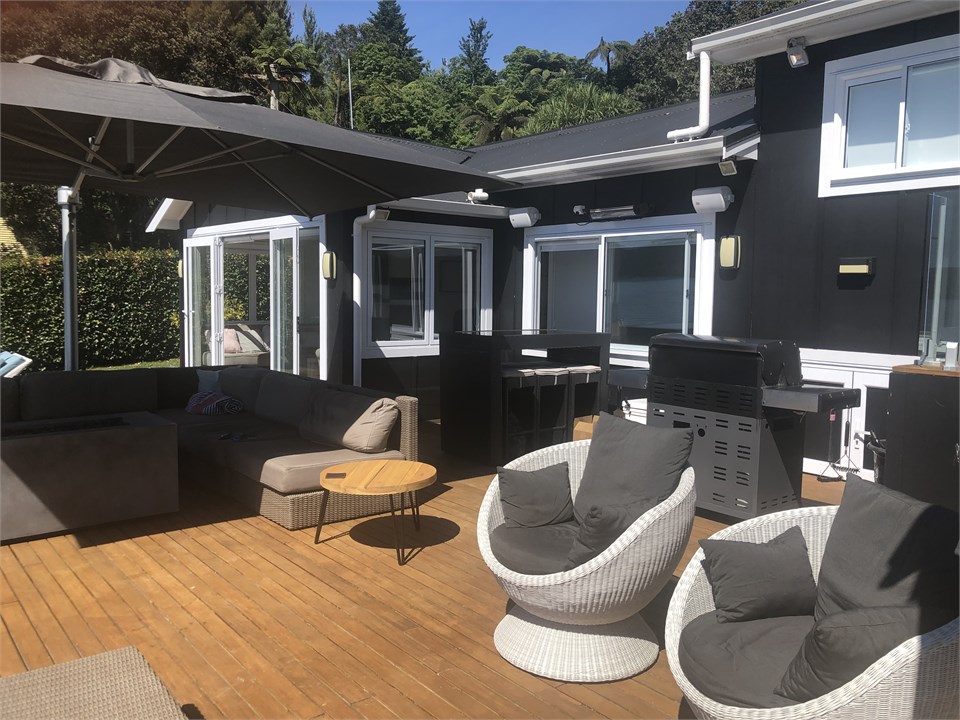 Front Deck Seating main house