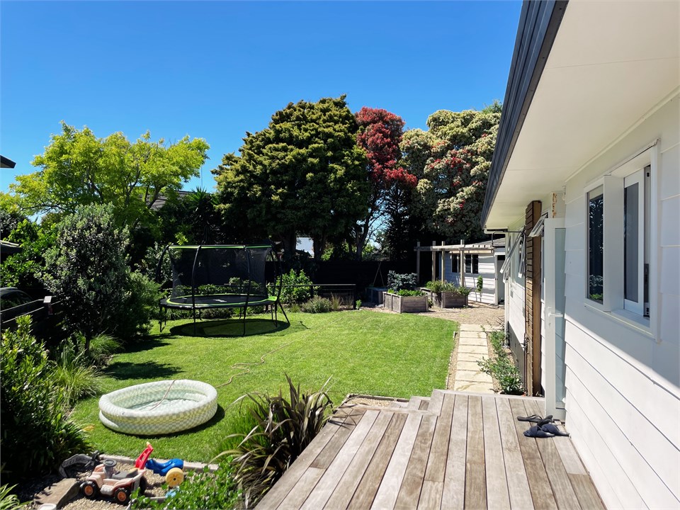 400m to beach with large backyard Mt Maunganui Residential House for rent Holiday Houses