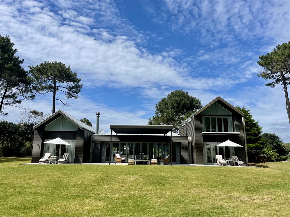 The Beach House, Matarangi Matarangi Beach House for rent Holiday