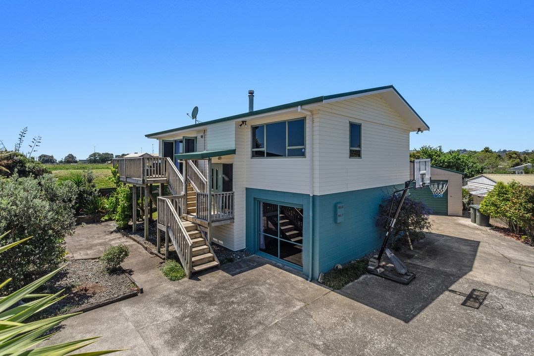 Heavenly on Riverside (Bachcare) Whakatane Holiday Home for rent