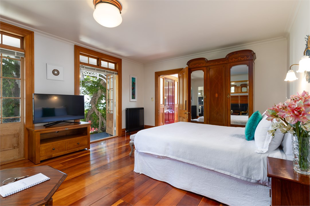 Door from bedroom to veranda