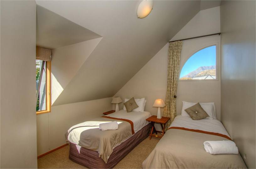 Twin Single or king bedroom