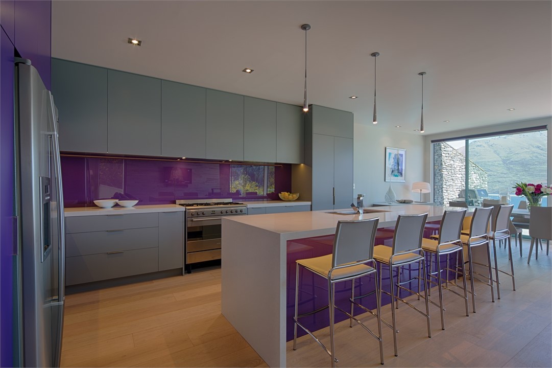 well-equipped w/ coffee machine and wine fridge