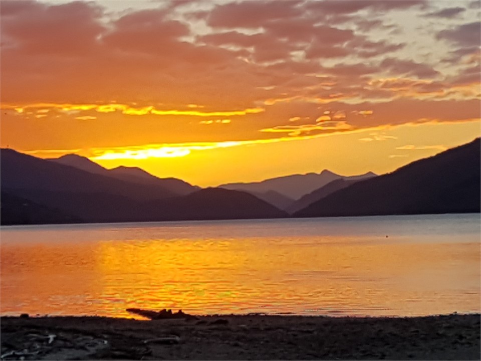 Another stunning sunset at Willow Bay