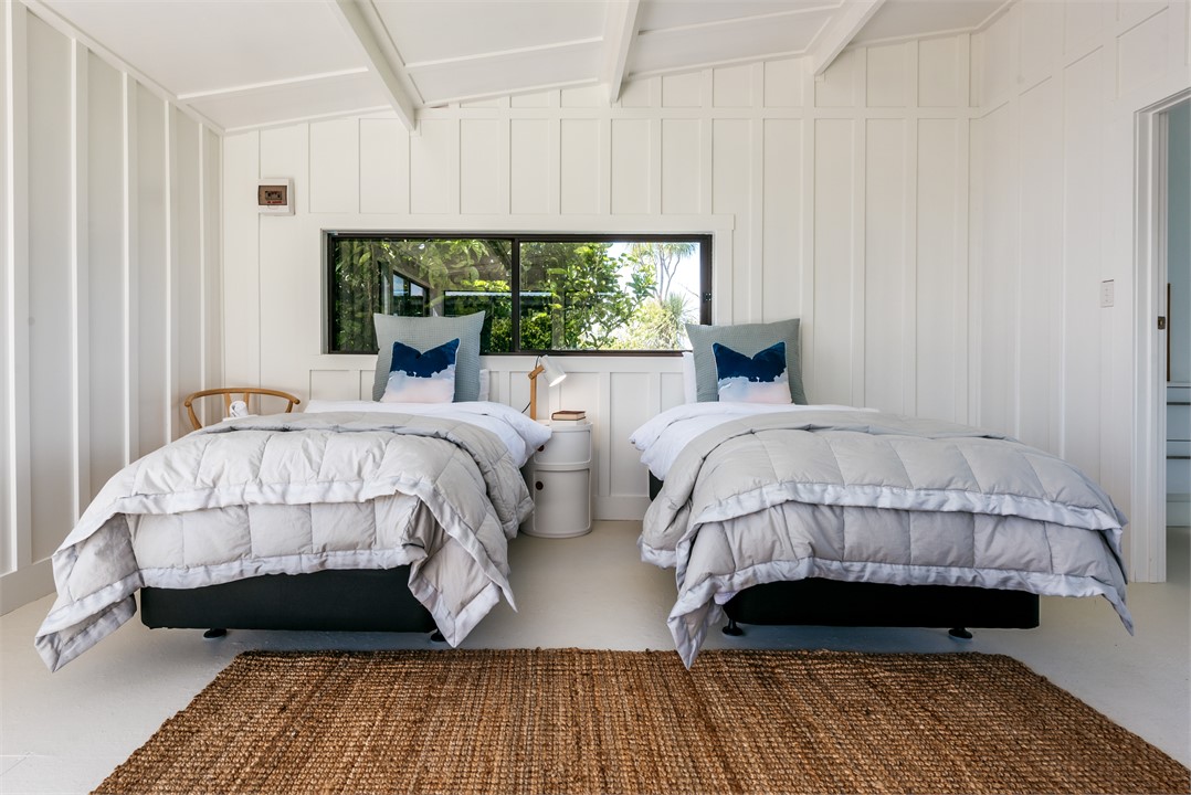 Studio - 2 Single beds