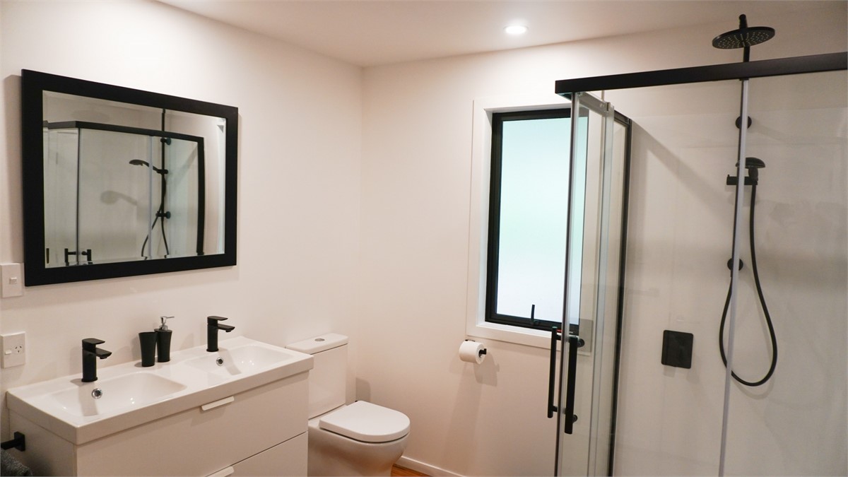 Beautiful Modern Bathroom