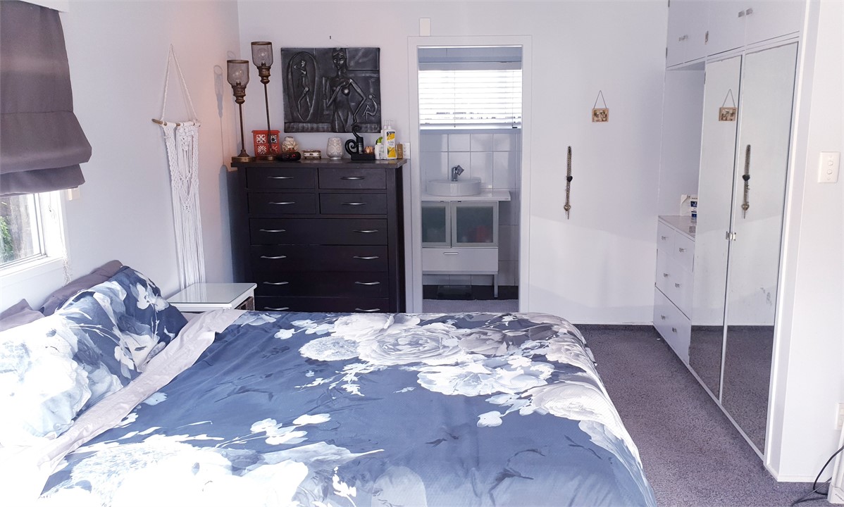 Main bedroom - king with ensuite