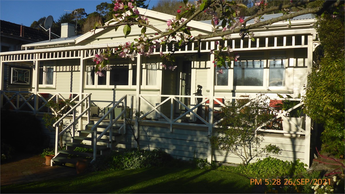 Maitai Cottage. Nelson Central City Cottage for rent Holiday Houses