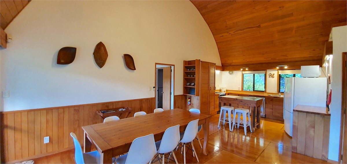 Spacious open plan dining and kitchen