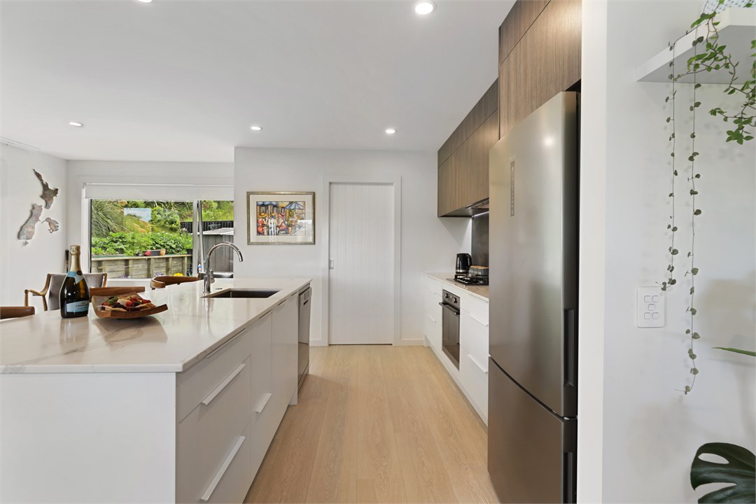 Well equipped kitchen with walk in pantry.