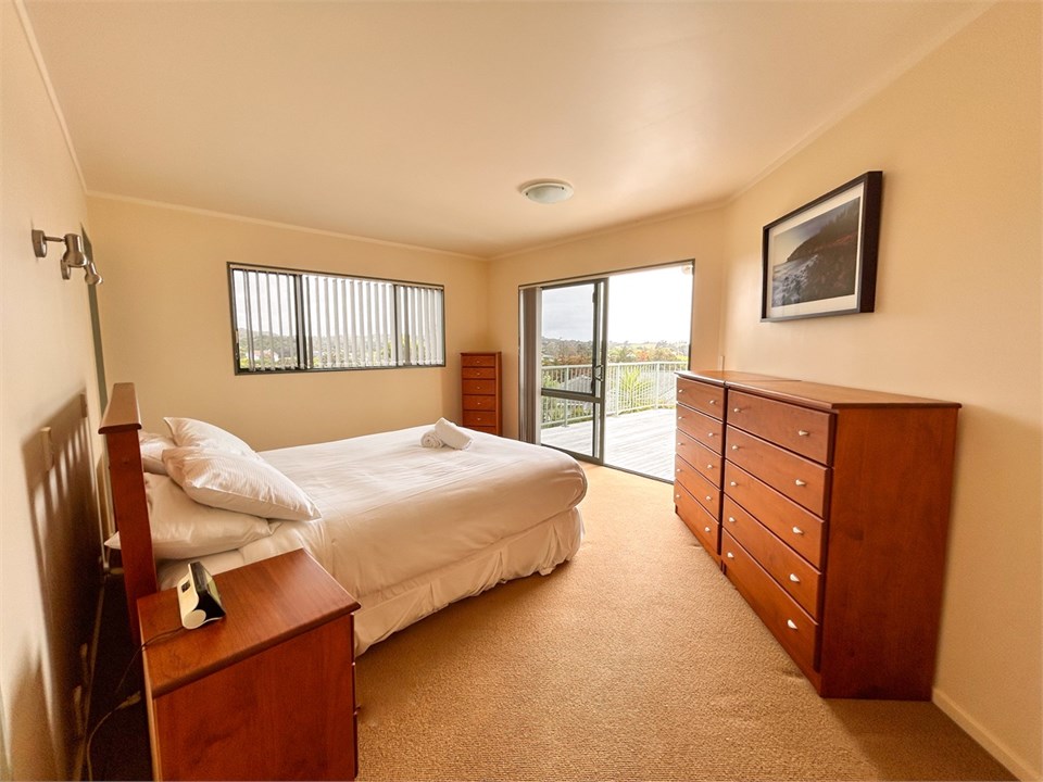 Master bedroom with Balcony access