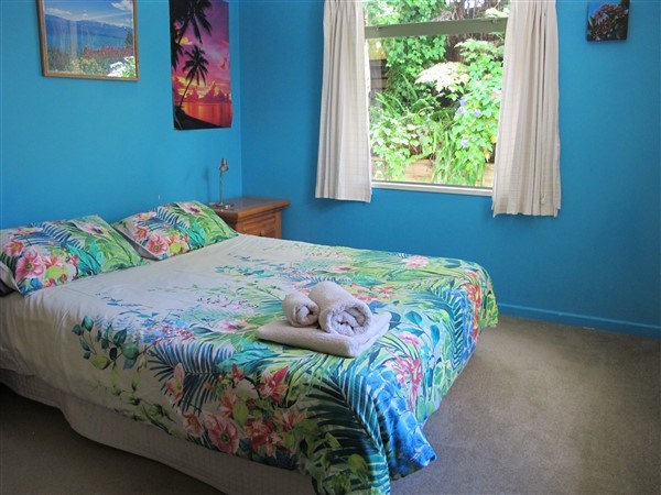 2nd queen bedroom downstairs