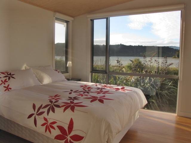 Main bedroom with Queen bed