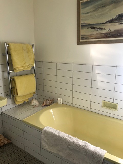 Main bathroom