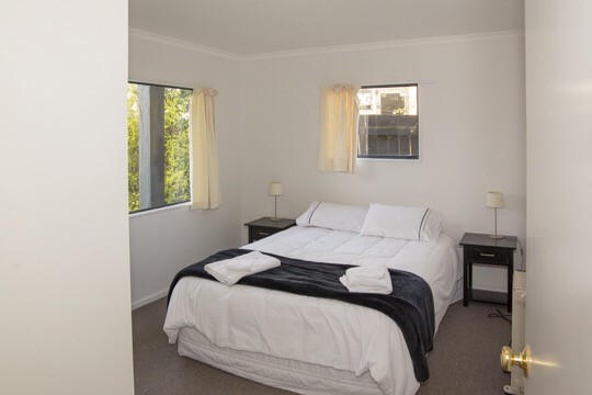 Downstairs queen bedroom