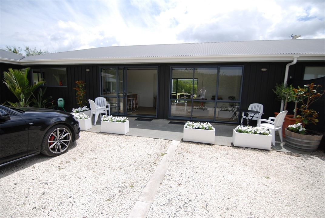 Matakana Orchard Matakana Farmhouse for rent Holiday Houses