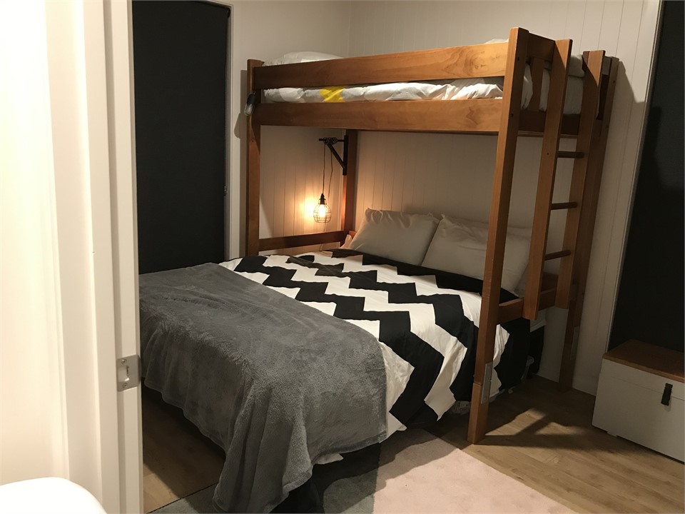 Bunk room 1 queen bed , 1 loft bunk