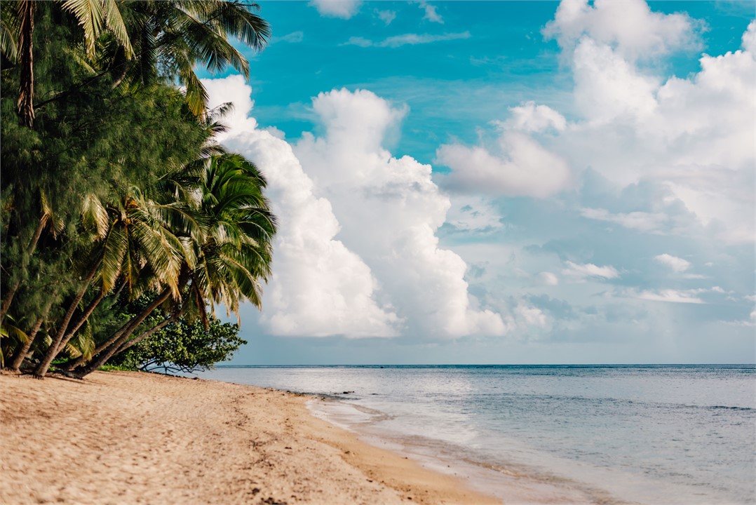 Just 200m walk to Arorangi beach