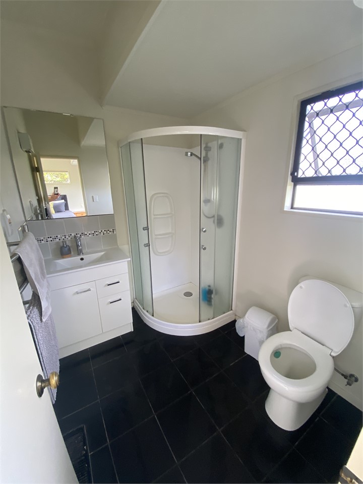 Master bedroom ensuite